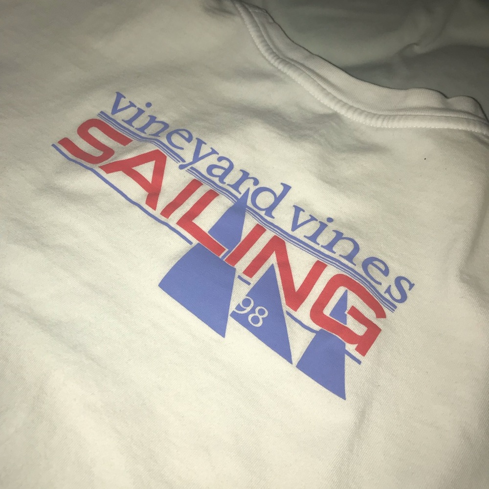 White long sleeve vineyard vines shirt